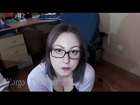 ❤️ Merch Sexy gyda Sbectol Yn Sugno Dildo'n Ddwfn ar y Camera ❤️❌ Porn porno super wrthon ni ☑